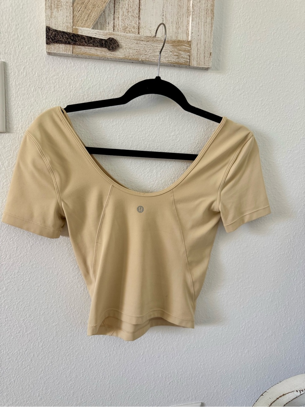 Women's Lululemon butter cream yellow scoop neck top - Picture 3 of 8